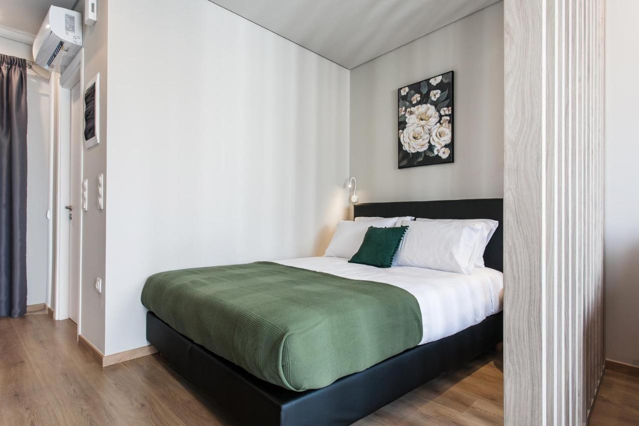 Wyz Attiki Aparthotel Athena Bagian luar foto