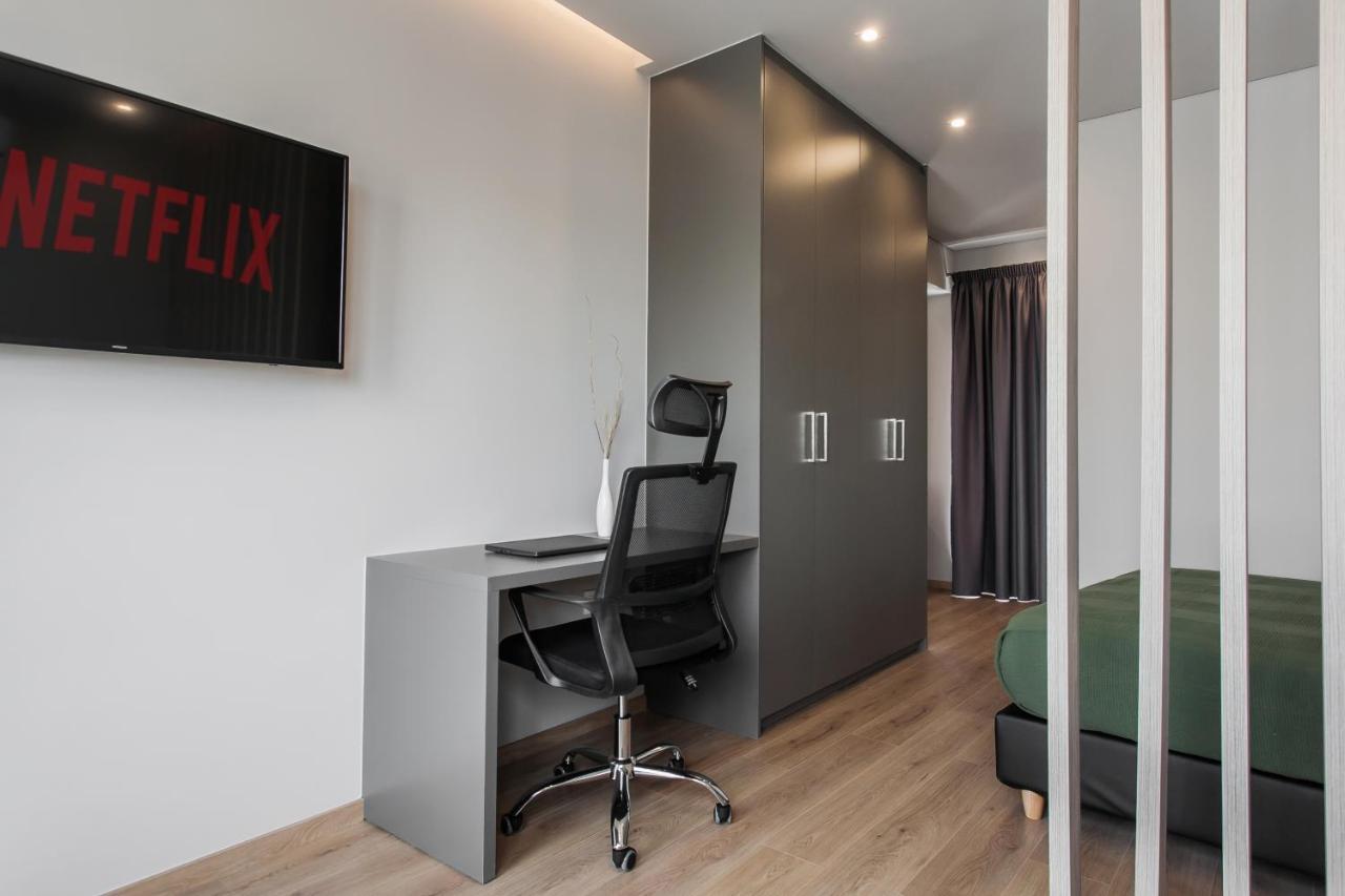 Wyz Attiki Aparthotel Athena Bagian luar foto