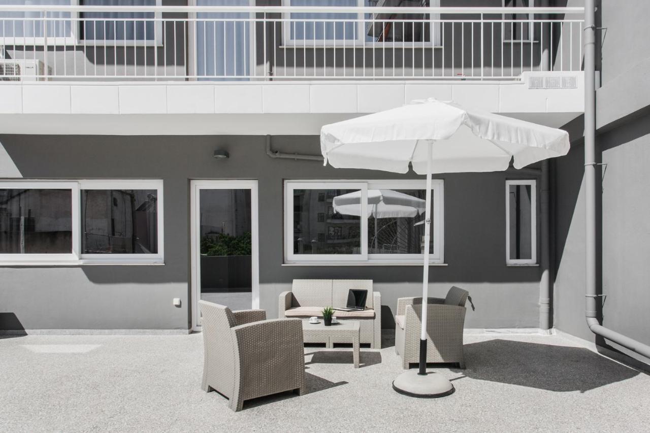 Wyz Attiki Aparthotel Athena Bagian luar foto